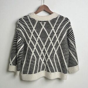 Alpaca Wool Lands’ End Cozy Pullover Sweater in Black & White Geometic Pattern S